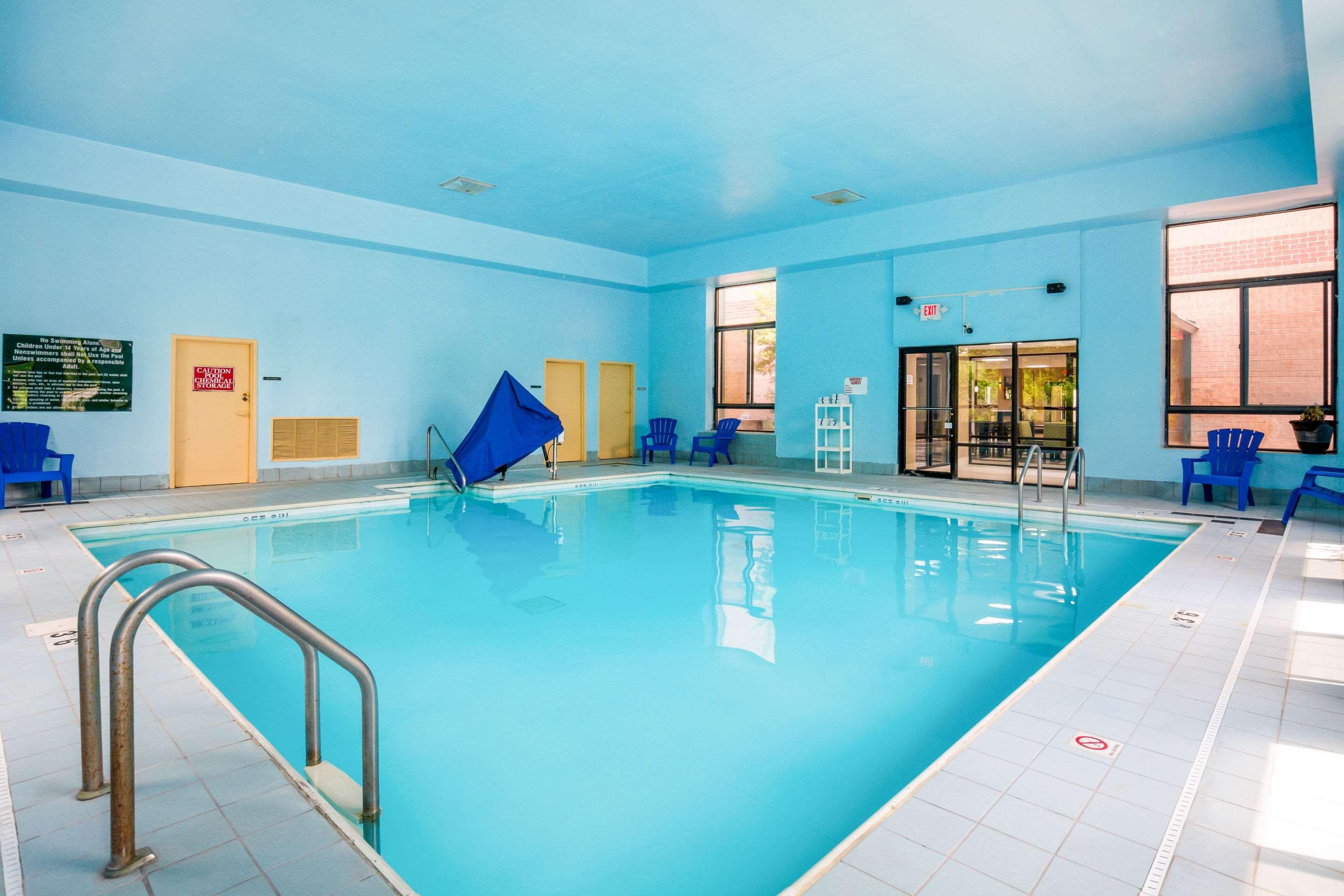 Quality Inn & Suites Sellersburg Luaran gambar