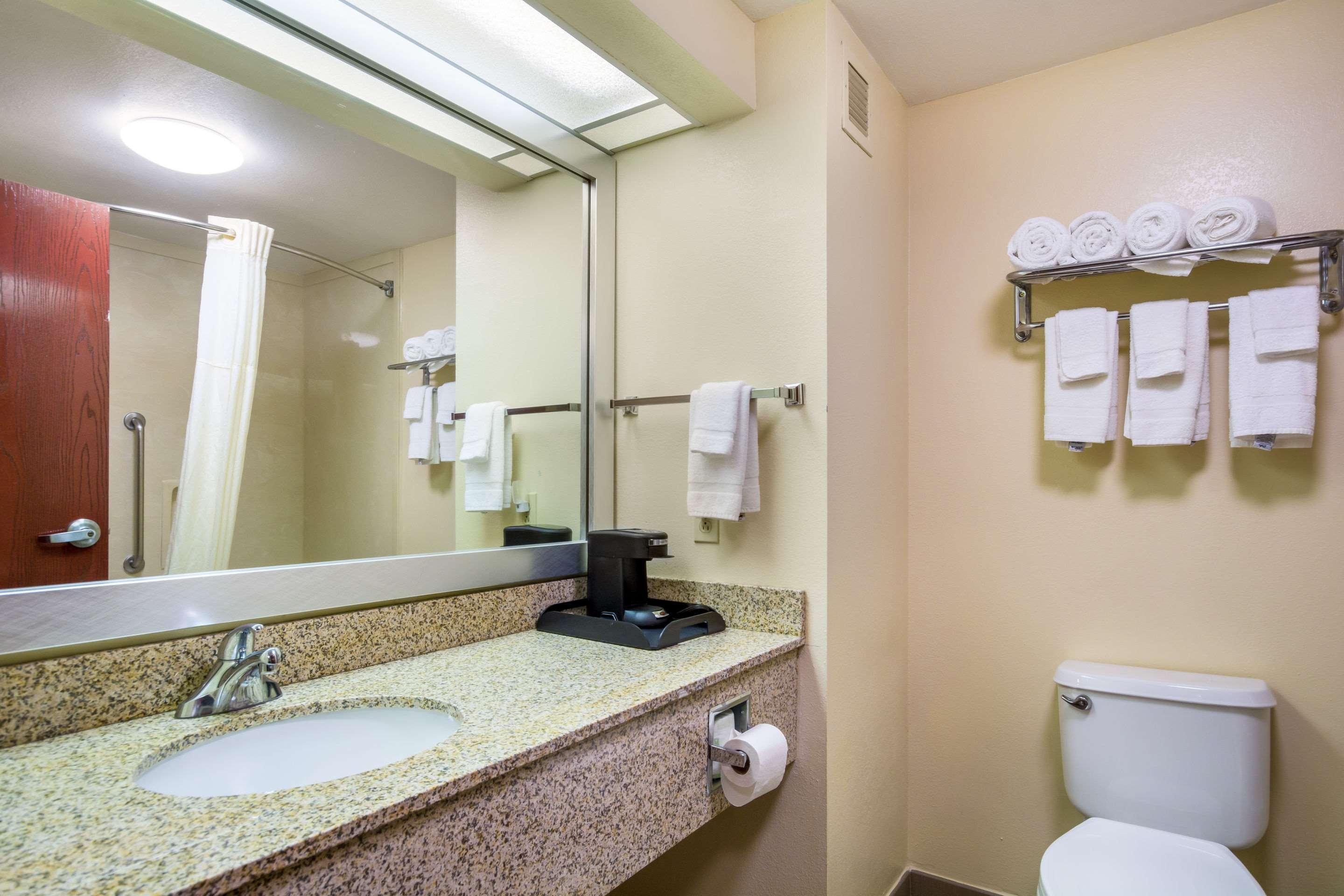 Quality Inn & Suites Sellersburg Luaran gambar