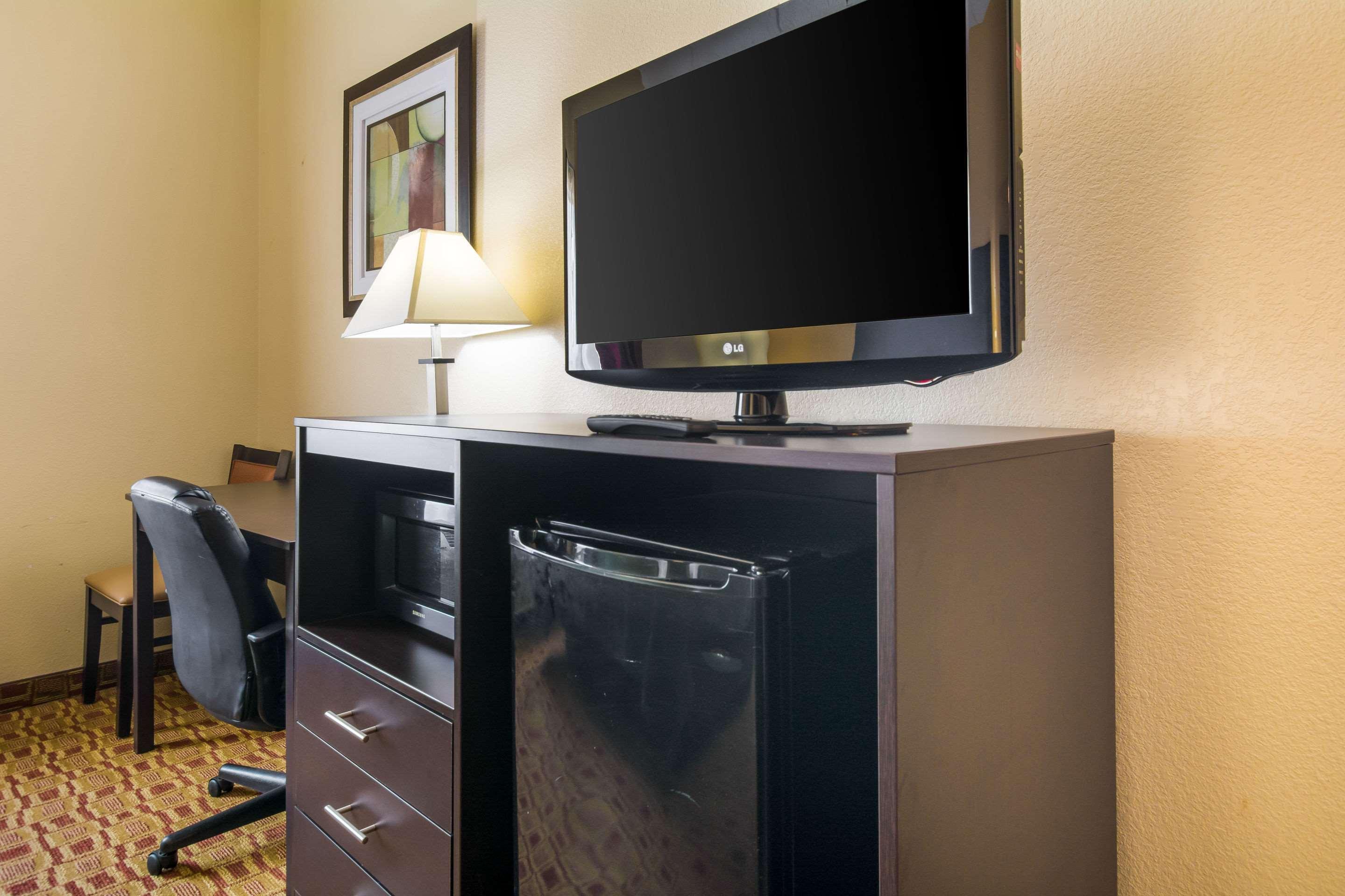 Quality Inn & Suites Sellersburg Luaran gambar