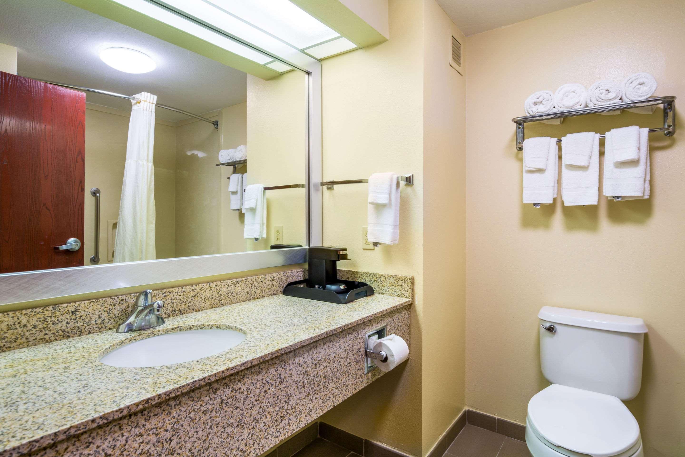 Quality Inn & Suites Sellersburg Luaran gambar