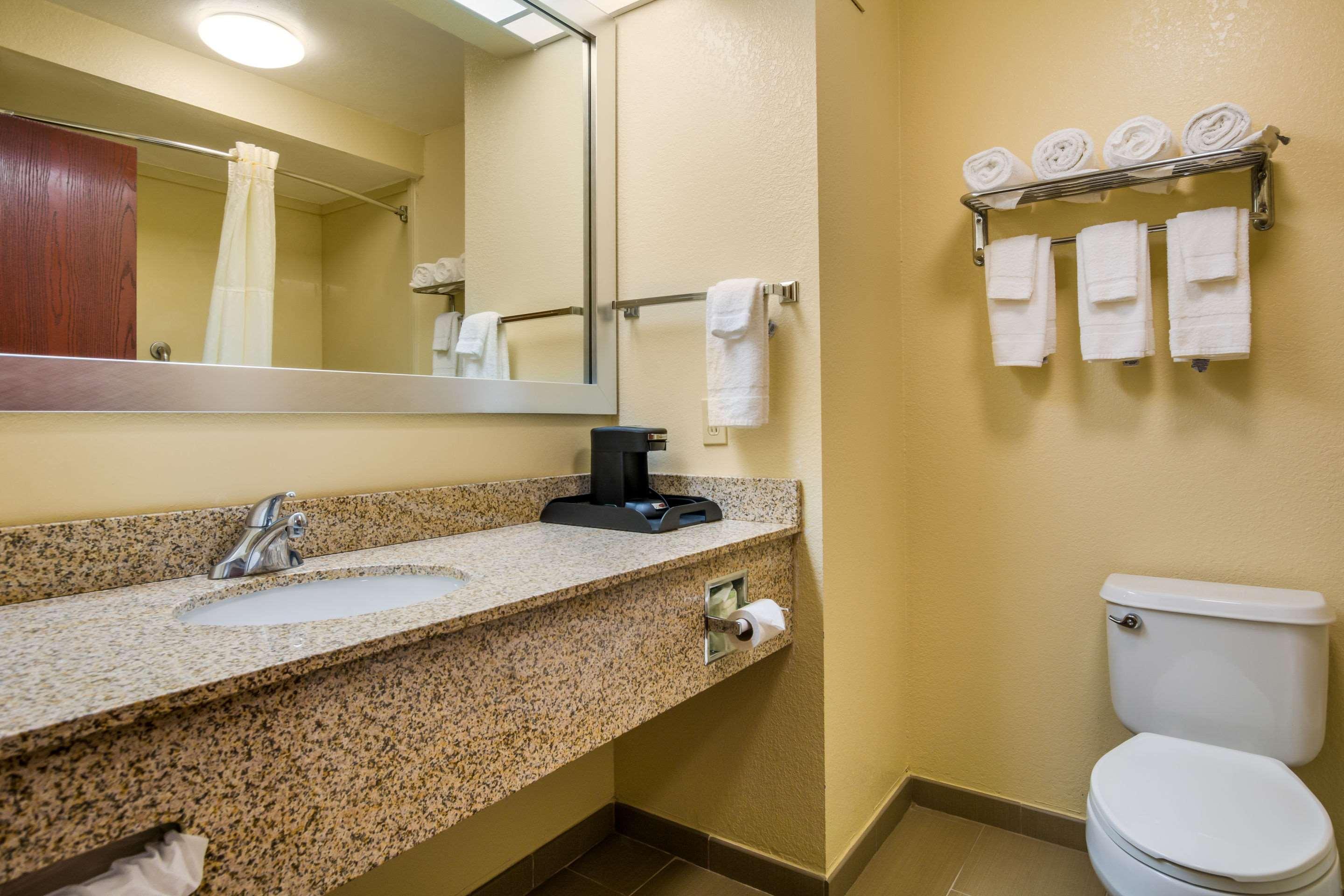 Quality Inn & Suites Sellersburg Luaran gambar