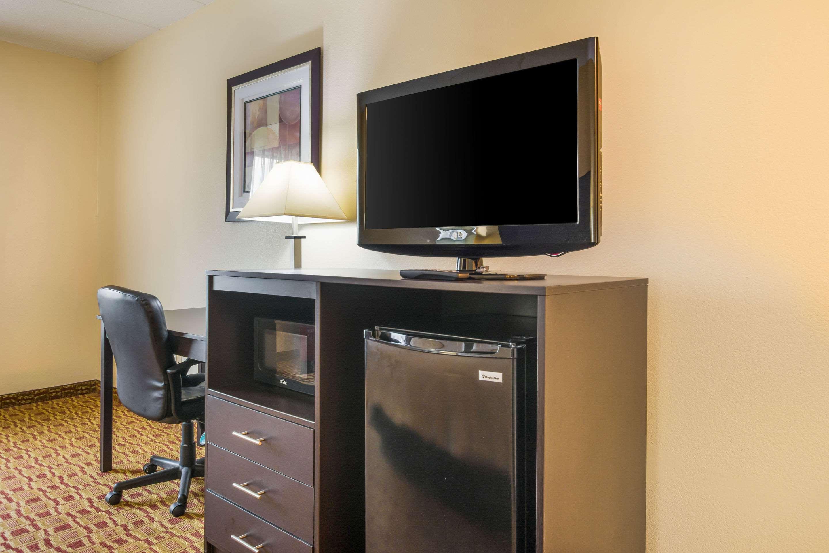 Quality Inn & Suites Sellersburg Luaran gambar