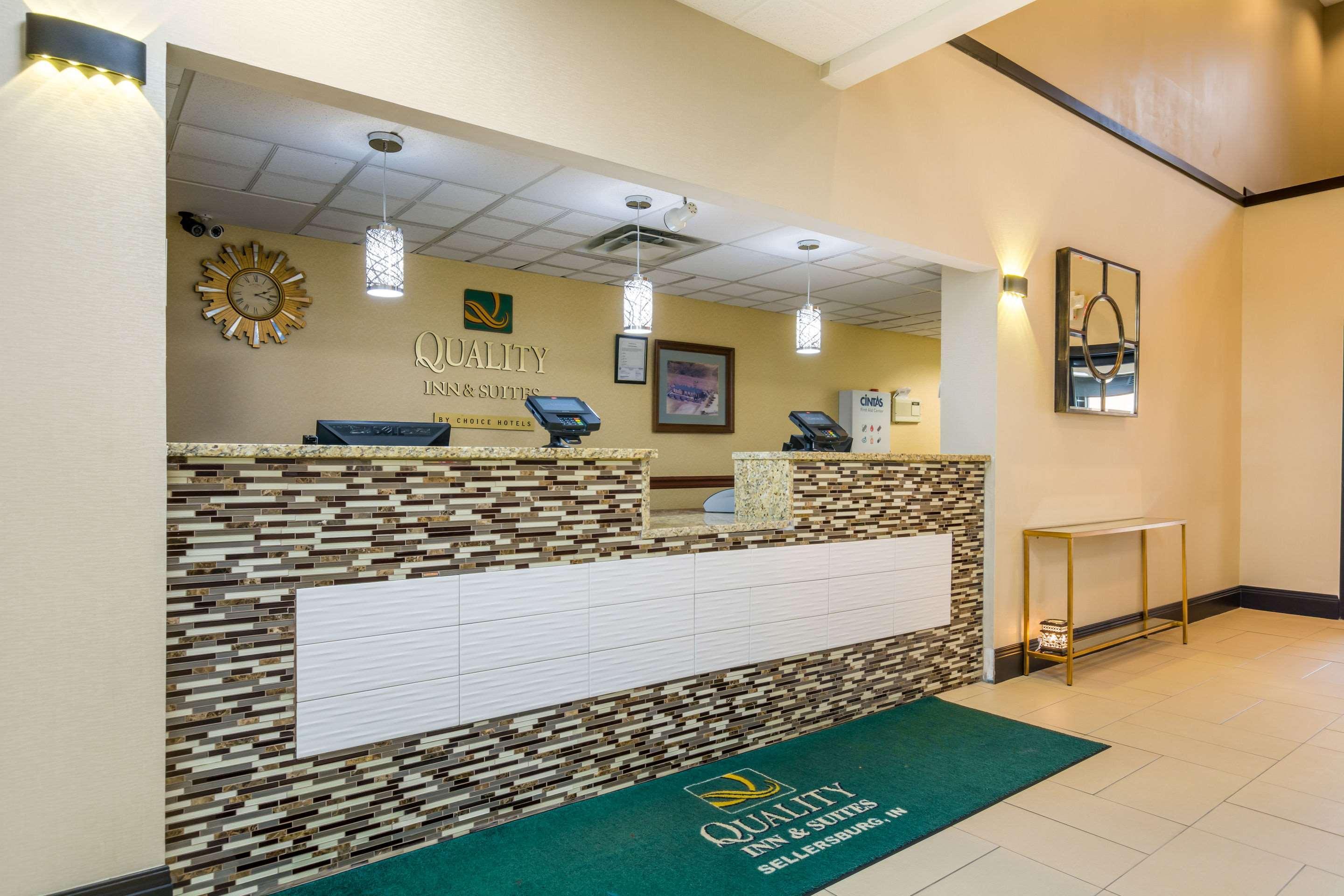 Quality Inn & Suites Sellersburg Luaran gambar